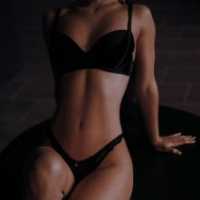 Üniversiteli Eskortlar Arasında Parıldayan Bir Yıldız: 65kg, 178cm'de İhtişam