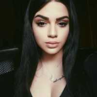 Üniversiteli Eskortlar: Güzel Bir Kadının Kültürle Bezenmiş Portresi